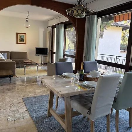 Carmen Apartment Luino